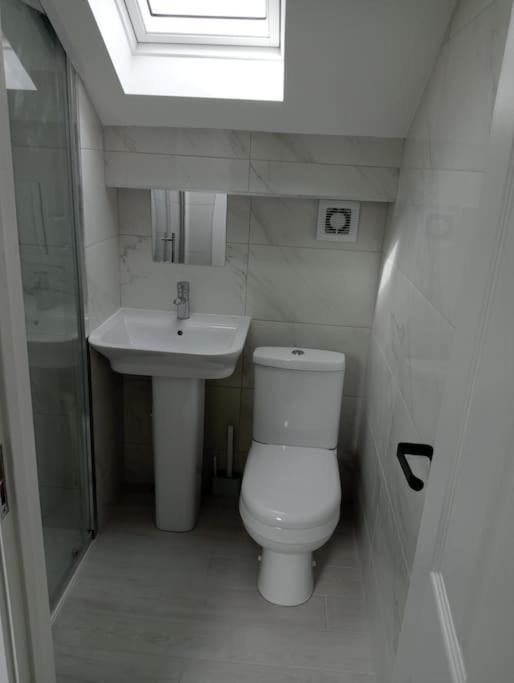 Roovi'S Nest Villa Nottingham Exteriör bild